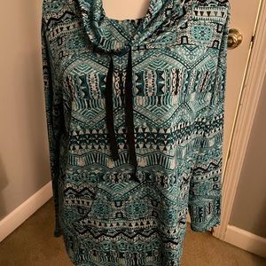 Bobbie brooks cow neck printed top size XL